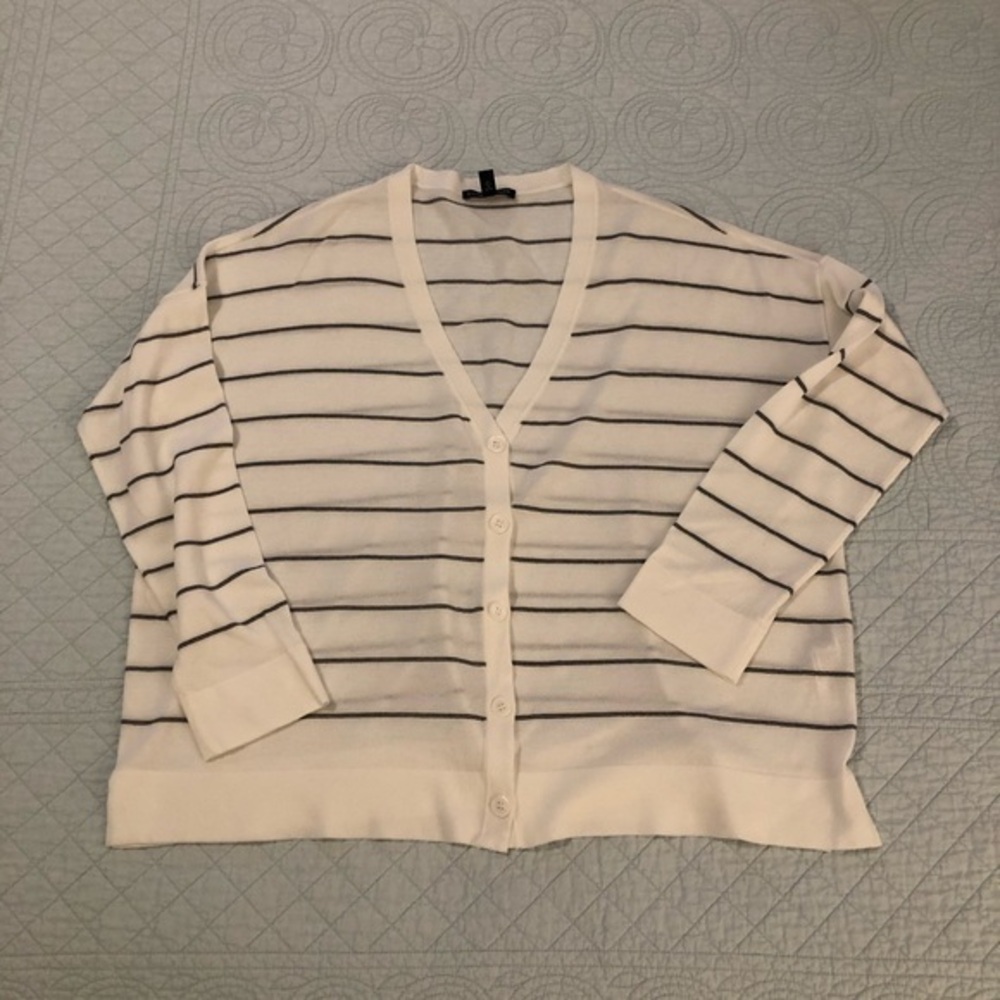 Eileen Fisher v neck cardigan. Size XS-small.